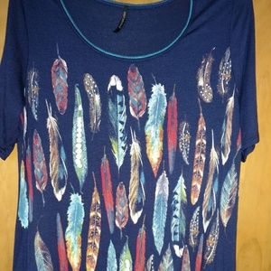 Short Sleeved Shirt with Feather Design
